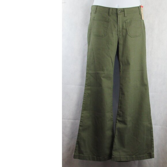 NWT Levi's Women's Low-Rise Flare-Leg Jeans, Olive Night Green, 31 / 31x32 - Picture 1 of 8